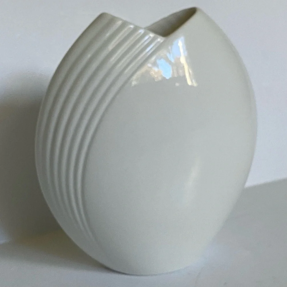 Art Deco Vase Christopher Stuart Tempest Bone China Y1510 White 6.5” Vintage EUC